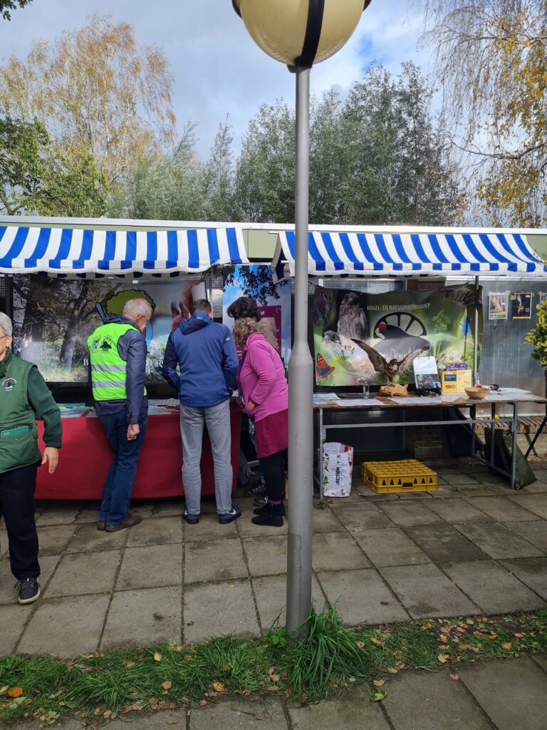 251005 Marktkramen VNWGZ en Bomenridders