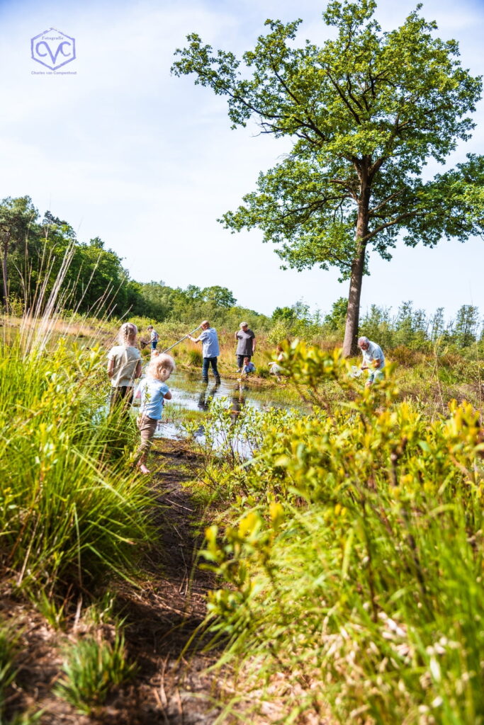 260523 Waterbeesten zoeken in Krogten week van biodiversiteit 02